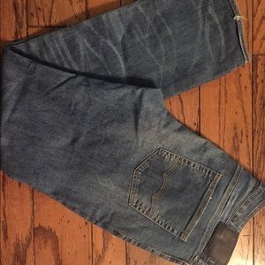 American Eagle men’s denim jeans